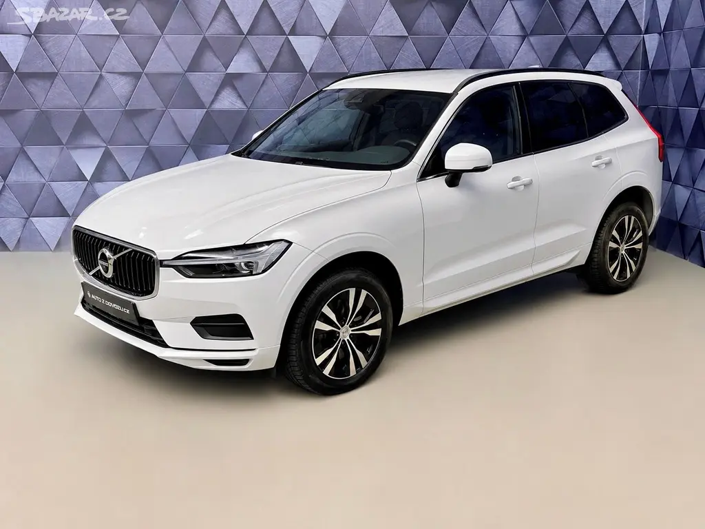 Volvo XC60, B4 AWD MOMENTUM, KAMERA, ACC,